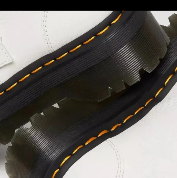 Brand New DR MARTENS DEVON QUAD FLOWER BOOTS- WHITE SZ 10 - Picture 4 of 4